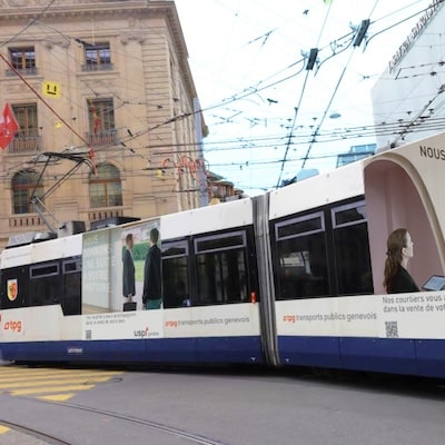 covering du tramway à Genève